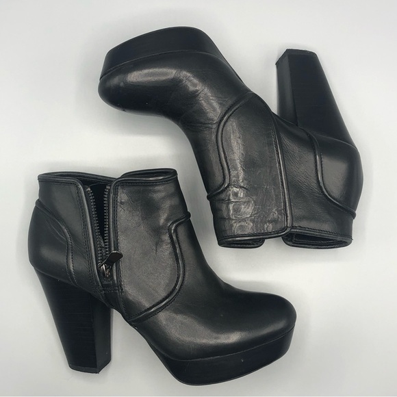 Gianni Bini Black Leather Moon Lite Ankle Boots, 7.5 - Picture 6 of 15